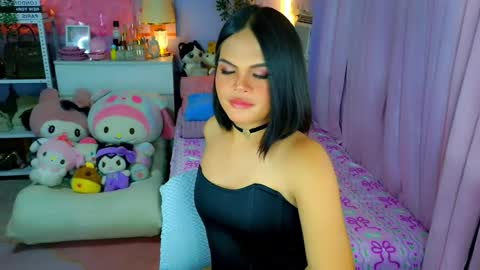 Snapshot of callme_mia chatting on March 28, 5:51 am Mia online show from March 28, 5:51 am