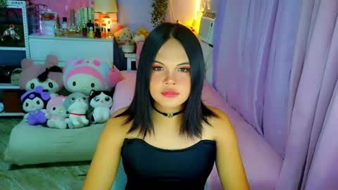 Snapshot of callme_mia chatting on June 18, 5:08 am Mia online show from June 18, 5:08 am