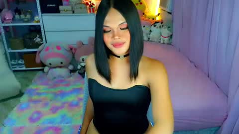 Snapshot of callme_mia chatting on July 31, 7:30 am Mia online show from July 31, 7:30 am