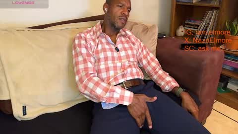 My name is Robert  Dont be shysay hi I love to chat. For requests or dirty talk please use tips  online show from March 27, 4:29 am