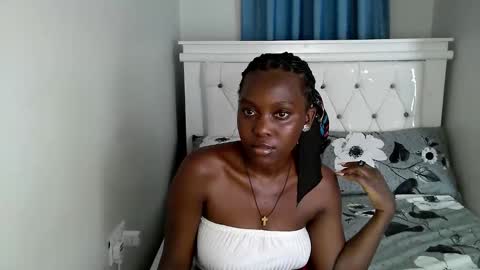 Snapshot of callmemonday chatting on September 19, 10:38 am Monday online show from September 19, 10:38 am