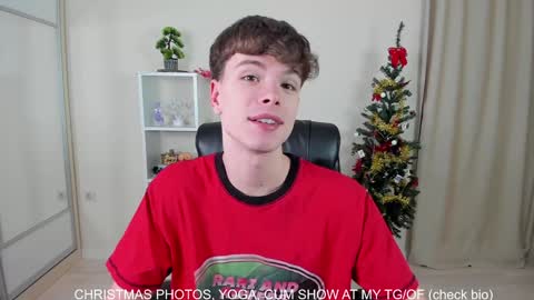 Hey I am Calvin  online show from December 25, 7:02 pm