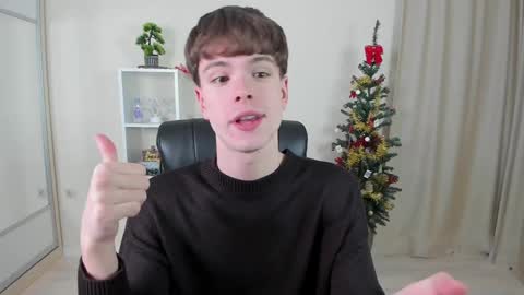 Hey I am Calvin  online show from December 29, 7:11 pm