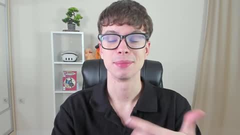 Hey I am Calvin  online show from January 24, 7:07 pm