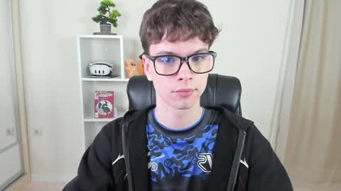 Hey I am Calvin  online show from January 28, 7:10 pm