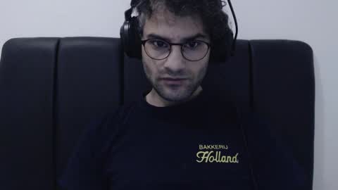 Snapshot of calvinjohnlad chatting on December 16, 9:46 am Calvinjohnlad online show from December 16, 9:46 am