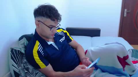 Snapshot of calvinjohnlad chatting on January 5, 7:28 pm Calvinjohnlad online show from January 5, 7:28 pm