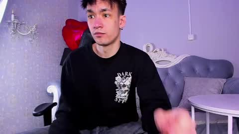 Calvin Owens online show from February 9, 3:32 am