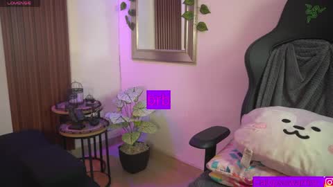 Calypso and Kayla online show from April 18, 1:20 am