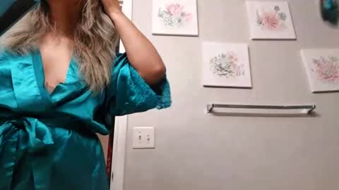 Snapshot of calypsokm chatting on February 7, 6:35 am calypsokm online show from February 7, 6:35 am