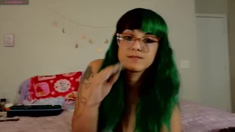 Snapshot of calypsokm chatting on December 21, 2:19 am calypsokm online show from December 21, 2:19 am