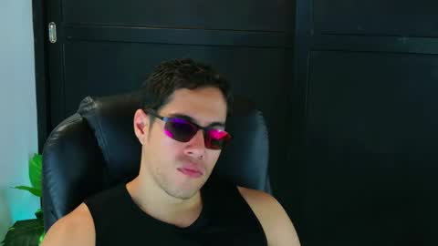 camara110 online show from February 19, 9:03 pm