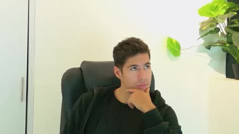 camara110 online show from November 4, 11:04 pm