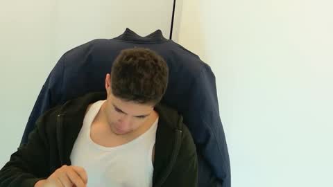 camara110 online show from November 17, 2:39 am