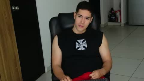 Snapshot of camara110 chatting on July 10, 2:05 am camara110 online show from July 10, 2:05 am