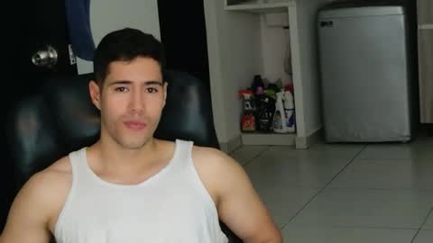 Snapshot of camara110 chatting on July 15, 12:05 am camara110 online show from July 15, 12:05 am