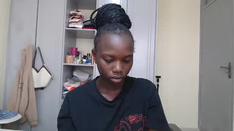 Snapshot of camclit chatting on December 26, 10:05 am Princess online show from December 26, 10:05 am