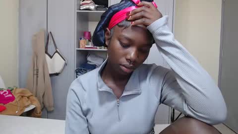 Snapshot of camclit chatting on December 29, 5:53 am Princess online show from December 29, 5:53 am