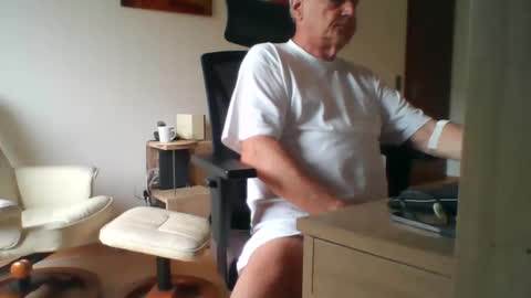 camcologne online show from November 19, 11:10 am