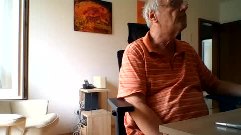 Snapshot of camcologne chatting on July 18, 10:19 am camcologne online show from July 18, 10:19 am