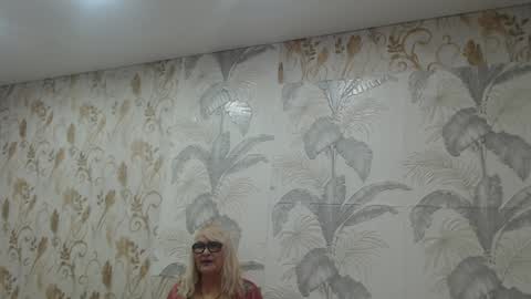 Snapshot of camdiva1 chatting on December 13, 10:51 am CamDiva1 online show from December 13, 10:51 am