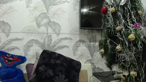 Snapshot of camdiva1 chatting on February 18, 4:05 pm CamDiva1 online show from February 18, 4:05 pm