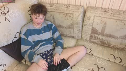 Snapshot of cameron_crowly chatting on January 9, 8:13 am Cameron online show from January 9, 8:13 am