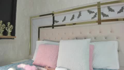 cameron_hearts online show from October 18, 11:44 am