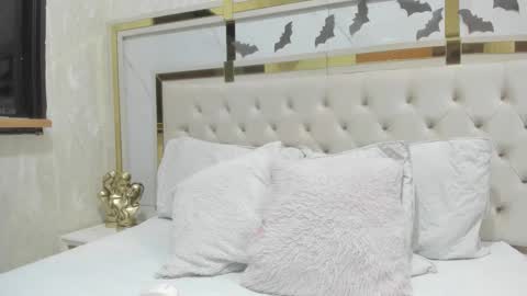 cameron_hearts online show from October 25, 11:51 am