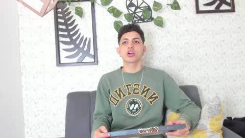 Snapshot of cameron_lux4 chatting on October 21, 12:28 pm CAMERON online show from October 21, 12:28 pm