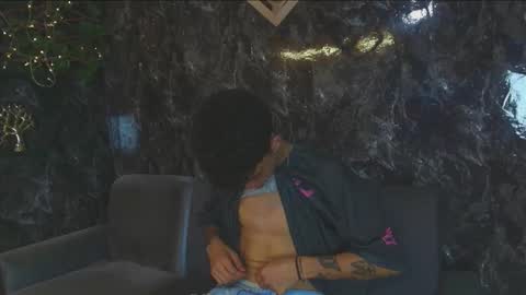 Snapshot of cameron_lux4 chatting on January 17, 7:02 am CAMERON online show from January 17, 7:02 am