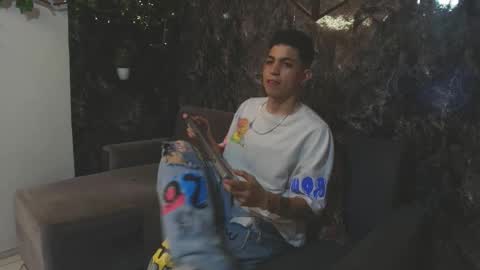 Snapshot of cameron_lux4 chatting on April 8, 3:50 am CAMERON online show from April 8, 3:50 am