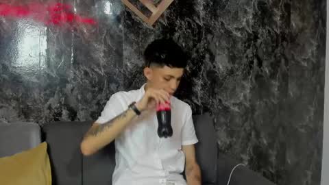 Snapshot of cameron_lux4 chatting on May 2, 3:22 am CAMERON online show from May 2, 3:22 am