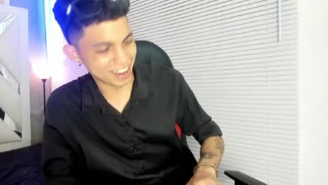 Snapshot of cameron_lux4 chatting on June 26, 3:44 am CAMERON online show from June 26, 3:44 am