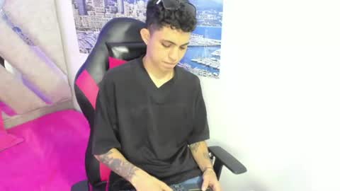 Snapshot of cameron_lux4 chatting on July 5, 3:23 am CAMERON online show from July 5, 3:23 am