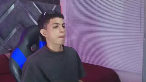 Snapshot of cameron_lux4 chatting on July 6, 3:36 am CAMERON online show from July 6, 3:36 am