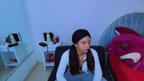 Snapshot of cami_bunnygirlx chatting on April 23, 4:09 pm CAMI online show from April 23, 4:09 pm