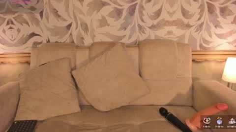 Snapshot of cami_hunter chatting on December 20, 11:05 pm online show from December 20, 11:05 pm