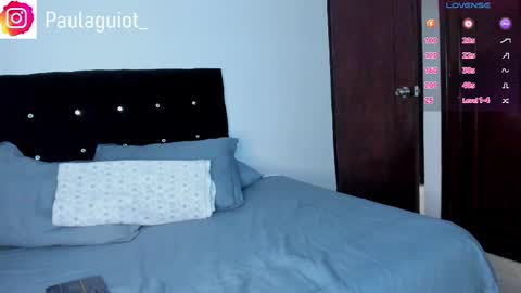 Snapshot of cami_hunter chatting on March 8, 3:24 pm online show from March 8, 3:24 pm