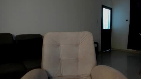 Snapshot of cami_hunter chatting on October 7, 9:45 pm online show from October 7, 9:45 pm