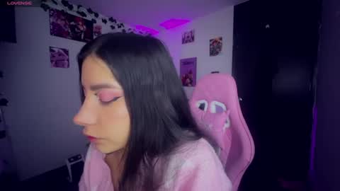 Snapshot of cami_mila99 chatting on June 13, 8:23 am CAMI online show from June 13, 8:23 am