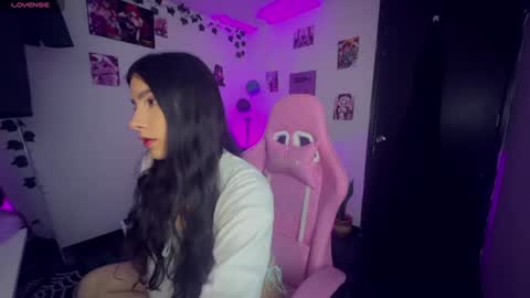 Snapshot of cami_mila99 chatting on June 15, 7:54 am CAMI online show from June 15, 7:54 am