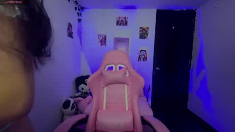 Snapshot of cami_mila99 chatting on June 22, 2:46 am CAMI online show from June 22, 2:46 am