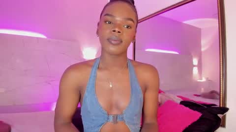 camiestrada online show from February 9, 2:18 pm