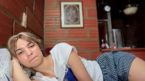 camii19y online show from November 5, 9:15 pm