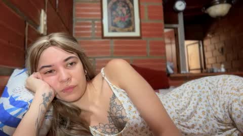 camii19y online show from November 19, 5:46 pm