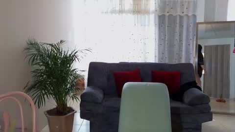 Snapshot of camil_milfdream chatting on March 8, 1:36 pm Camil online show from March 8, 1:36 pm