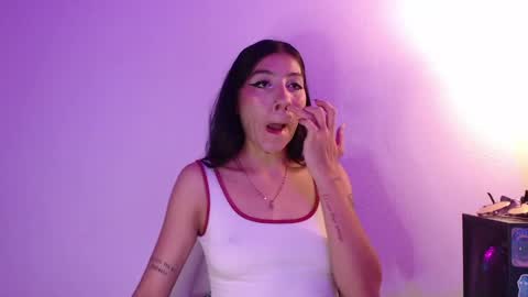 Snapshot of camila_668 chatting on May 21, 2:18 am Cami online show from May 21, 2:18 am