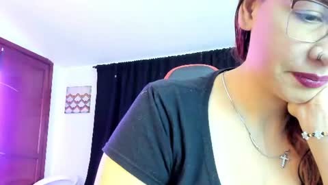 Snapshot of camila_bj chatting on June 22, 4:31 am camila_bj online show from June 22, 4:31 am