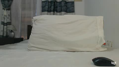 Instagram camila blande1 online show from March 14, 9:09 pm